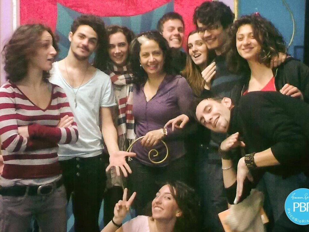 Francesca Romano circondata dagli allievi